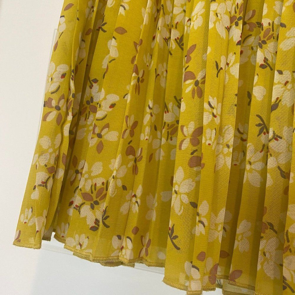 American Eagle Outfitters Chic Yellow Floral Feminine Pleated Mini Skirt, 0/XS - Picture 5 of 11